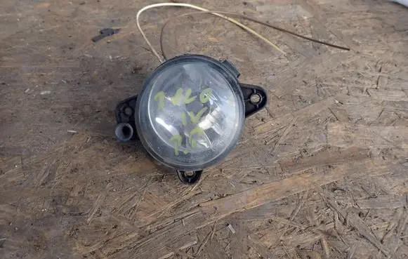 Volkswagen Polo IV 9N3 Front fog light 