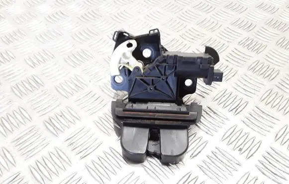 Audi A4 S4 B7 8E 8H Tailgate/trunk/boot lock/catch/latch 8P4827505B 8E9827520A
