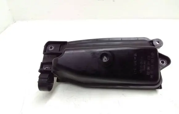 Vacuum air tank