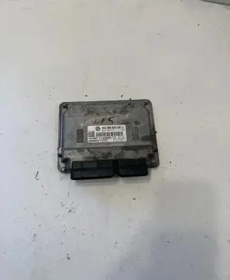 Volkswagen Golf V Engine control unit/module 06A906033EM 5WP402671