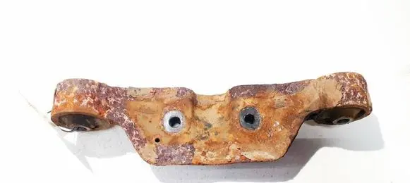 Subaru B9 Tribeca Engine mount bracket