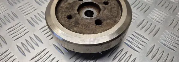 Volvo V70 Fuel pump gear (pulley) 