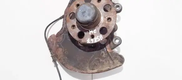 Mercedes-Benz C W203 Front wheel hub 