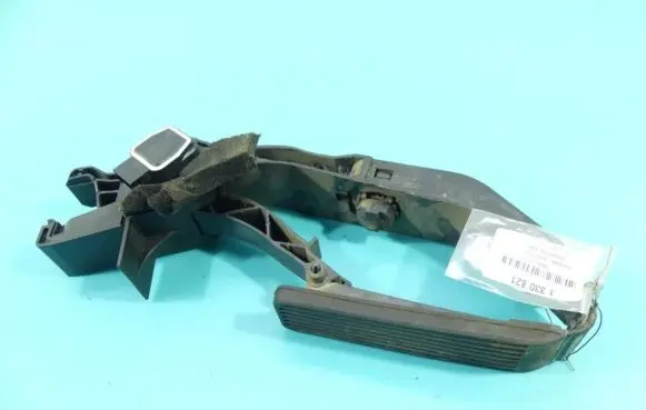 Mercedes-Benz C W203 Accelerator throttle pedal A2033000104 IMPRK1330821