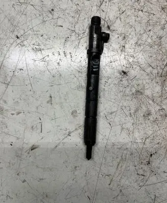 Audi A6 S6 C5 4B Fuel injector