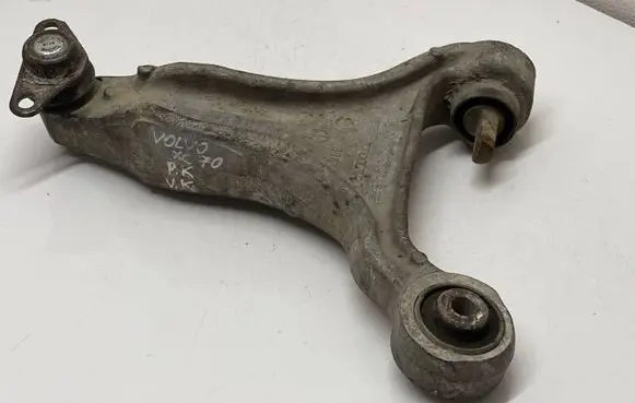 Volvo XC70 Front lower control arm/wishbone 08646375
