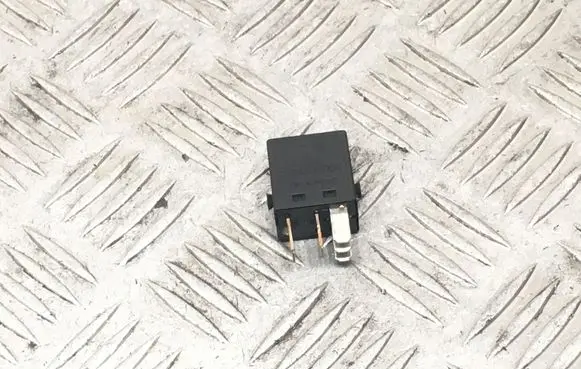 Volvo V70 Other relay V23074 44061142A A4001X55