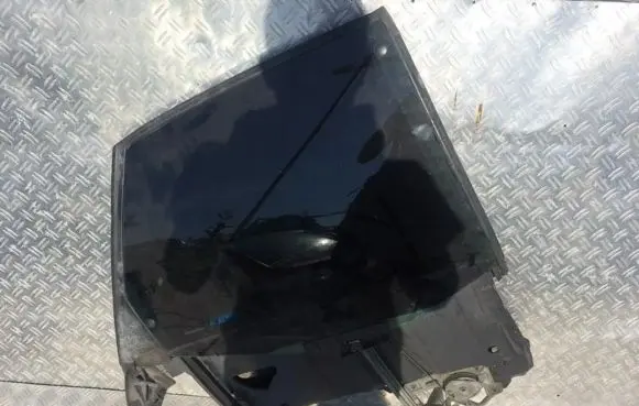Audi 80 90 S2 B4 Rear door window/glass frame 