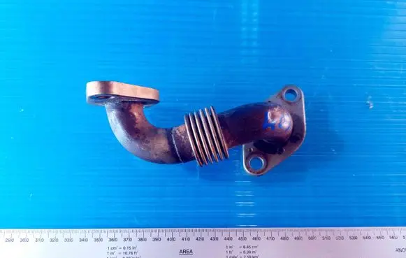 Volkswagen PASSAT B6 Engine coolant pipe/hose 3G131521