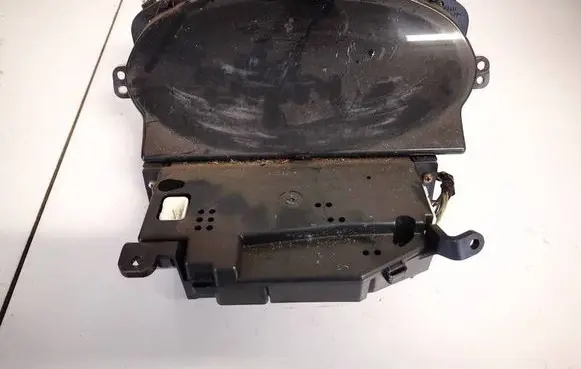 Speedometer (instrument cluster)