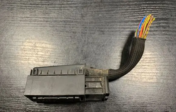 BMW 5 E60 E61 ABS module connector plug 6920063