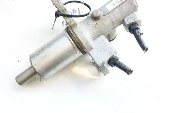 Master brake cylinder