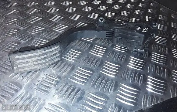 Volvo V50 Accelerator throttle pedal 4m519f836ah