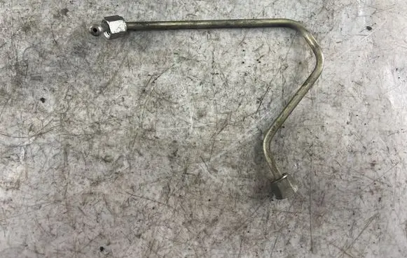 Volvo V70 Fuel injector supply line/pipe 