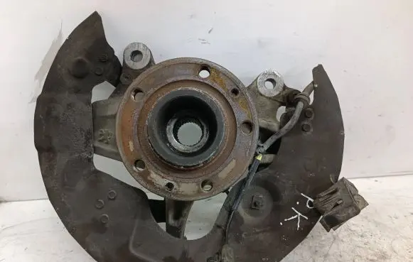 Citroen C4 II Picasso Front wheel hub