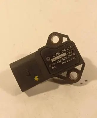 Audi TT Mk1 Air pressure sensor 038906051D 0261230073
