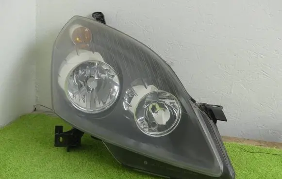 Opel Zafira B Headlight/headlamp 13252473