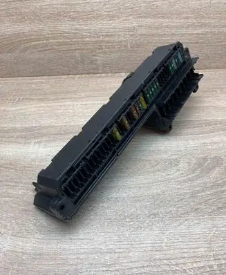 BMW 5 E60 E61 Fuse module 6932452 106887