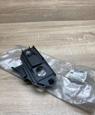 Opel Corsa C Fender mounting bracket 13120852 1406189