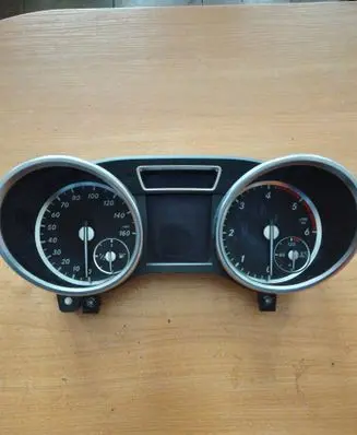 Mercedes-Benz ML W166 Speedometer (instrument cluster) A1669003806
