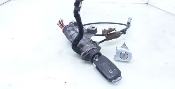 Volkswagen PASSAT B5.5 Ignition lock 4B0905851B 8D1713575