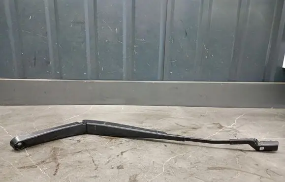 Volkswagen Tiguan Front wiper blade arm 5nb955409