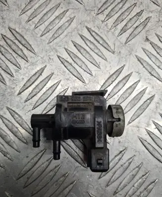 Volkswagen Golf IV Turbo solenoid valve 1J0906283A