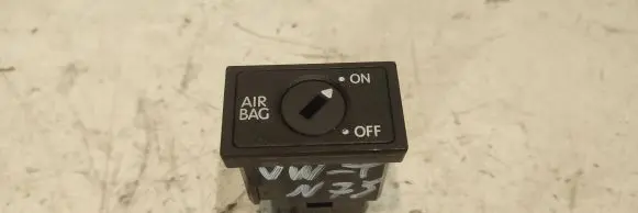 Passenger airbag on/off switch