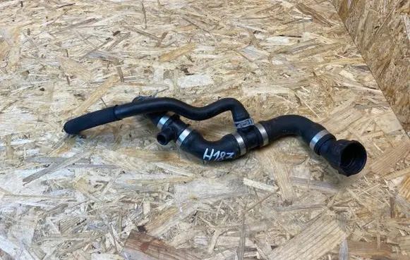 Volvo V40 Engine coolant pipe/hose 31368050