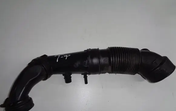 Peugeot 308 Turbo air intake inlet pipe/hose 9807939780