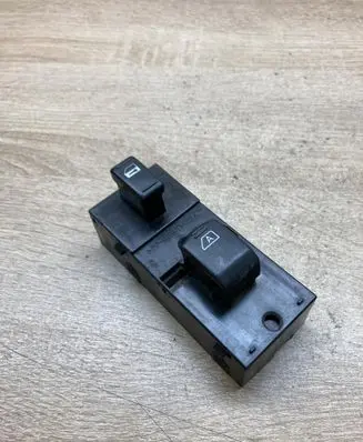 Infiniti G37 Electric window control switch 