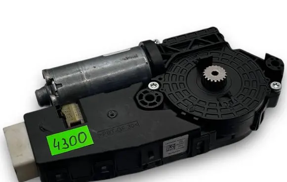 Mercedes-Benz C AMG W205 Fuse module A4300 A2059002729