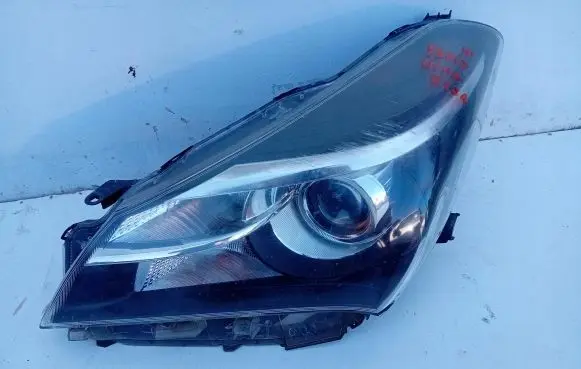 Toyota Yaris Headlight/headlamp