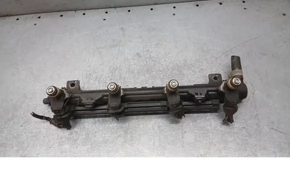 Volkswagen Polo Fuel injector supply line/pipe 036906031M