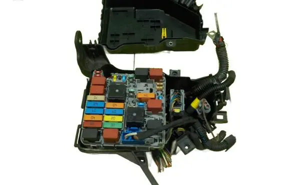 Alfa Romeo Giulietta Fuse box set 50518866 BEZPIECZNIKOW