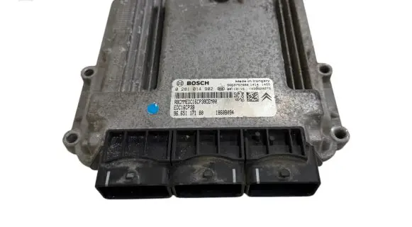 Peugeot 4007 Engine control unit/module 9665117180 9663757980 0281014902