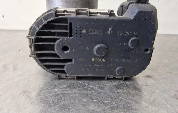 Audi A6 S6 C5 4B Throttle valve 06B133062M