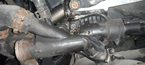 Volkswagen PASSAT B7 Engine coolant pipe/hose