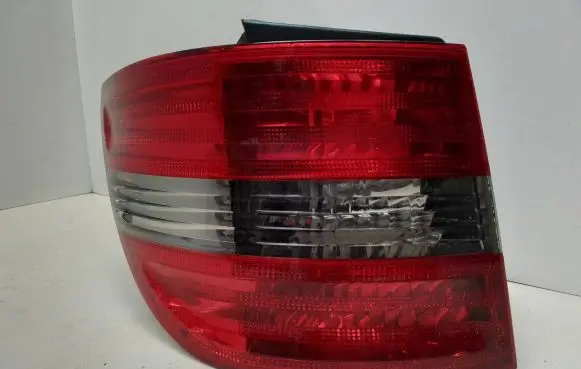Mercedes-Benz B W245 Rear/tail lights A1698202564 27520116
