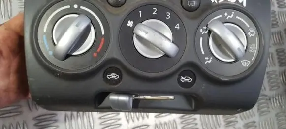 Nissan Pixo Climate control unit