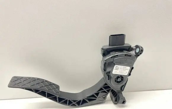 Audi A4 Allroad B8 Accelerator throttle pedal 8K1723523A 15052014 6PV00950521
