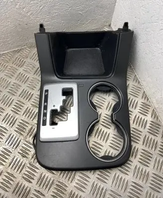 KIA Sorento Gear shifter surround trim plastic 846542P110