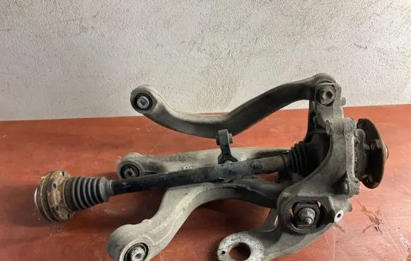 Audi Q5 SQ5 Rear wheel hub spindle/knuckle 