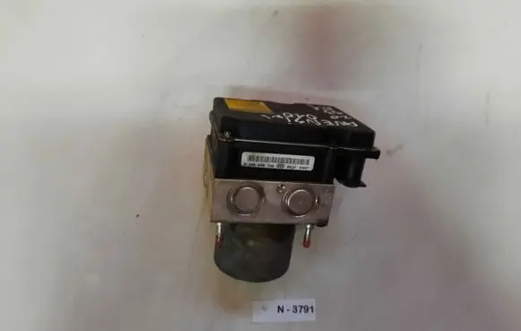 Toyota Avensis T270 ABS Pump 0265950749