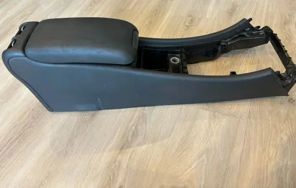 Mercedes-Benz C W203 Center console 037611021