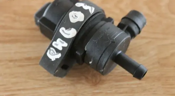 BMW 3 E46 Vacuum valve 1433602