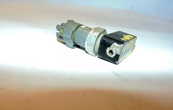 Toyota Corolla E100 Air conditioning (A/C) pressure sensor 8864560030 4434400050 HFC134A