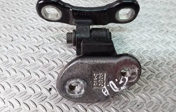 Volvo V50 Rear door lower hinge