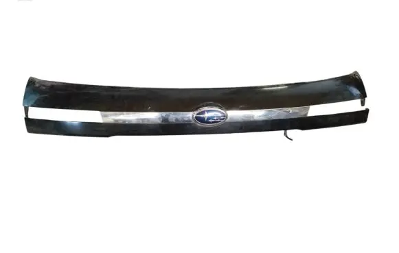 Subaru Outback Trunk door license plate light bar 91711AG040