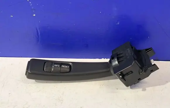 Volvo V50 Indicator stalk 8637377